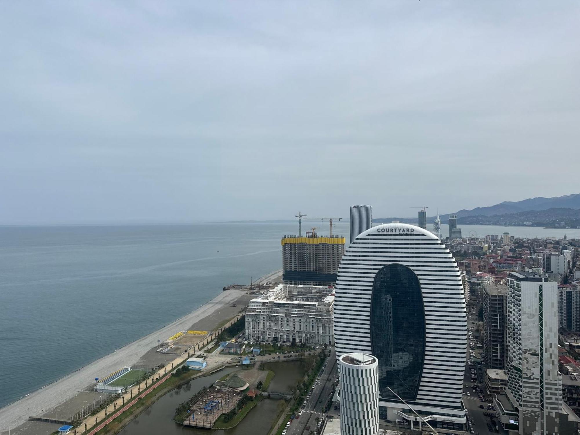 Orbi City Amazing Apartments บาทูมิ ภายนอก รูปภาพ